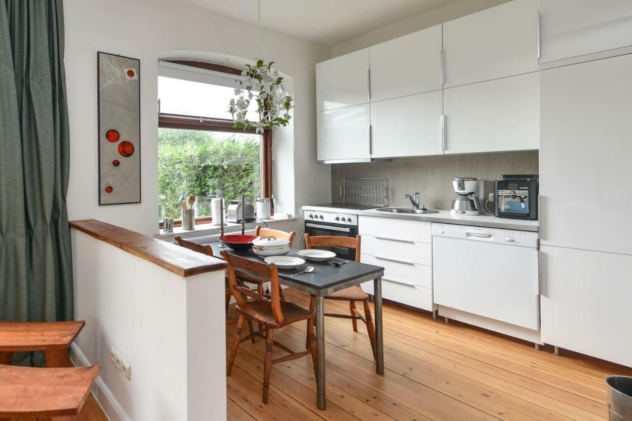 Kanalvilla - Urlaub Am Nord-Ostseekanal - Zwei Ferienwohnungen Im Angebot- Eine Im Dachgeschoss Und Eine Wohnung Mit Garten Sehestedt  Exterior photo
