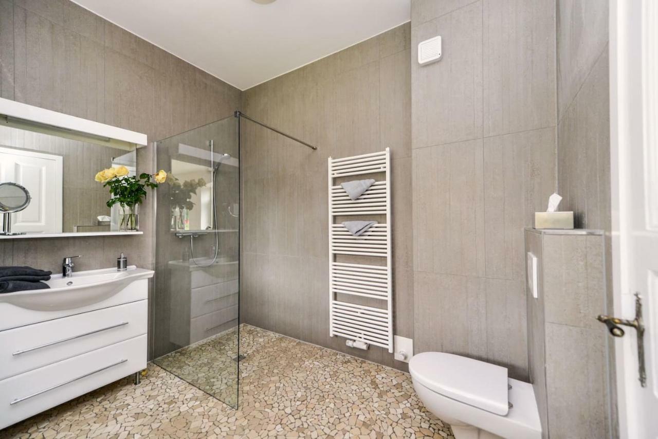 Kanalvilla - Urlaub Am Nord-Ostseekanal - Zwei Ferienwohnungen Im Angebot- Eine Im Dachgeschoss Und Eine Wohnung Mit Garten Sehestedt  Exterior photo