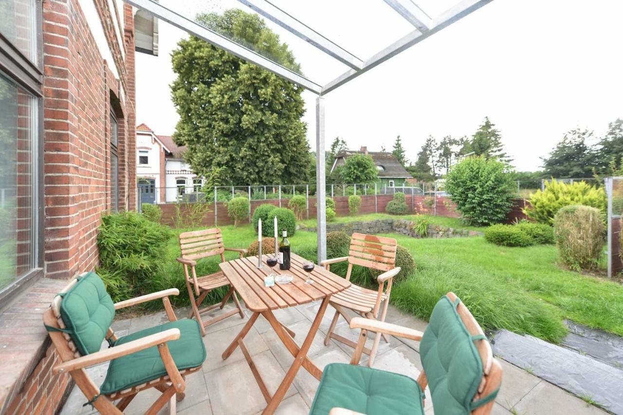 Kanalvilla - Urlaub Am Nord-Ostseekanal - Zwei Ferienwohnungen Im Angebot- Eine Im Dachgeschoss Und Eine Wohnung Mit Garten Sehestedt  Exterior photo