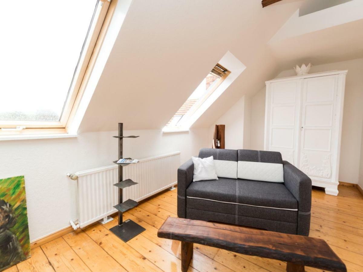 Kanalvilla - Urlaub Am Nord-Ostseekanal - Zwei Ferienwohnungen Im Angebot- Eine Im Dachgeschoss Und Eine Wohnung Mit Garten Sehestedt  Exterior photo